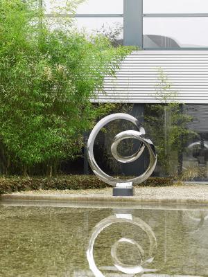 Pure-Picasa Edelstahl-Skulptur Garten & Wohnen